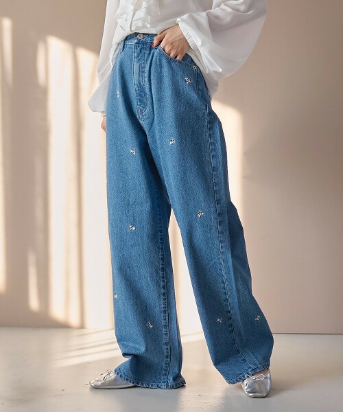 花朵刺繡寬版直筒牛仔褲