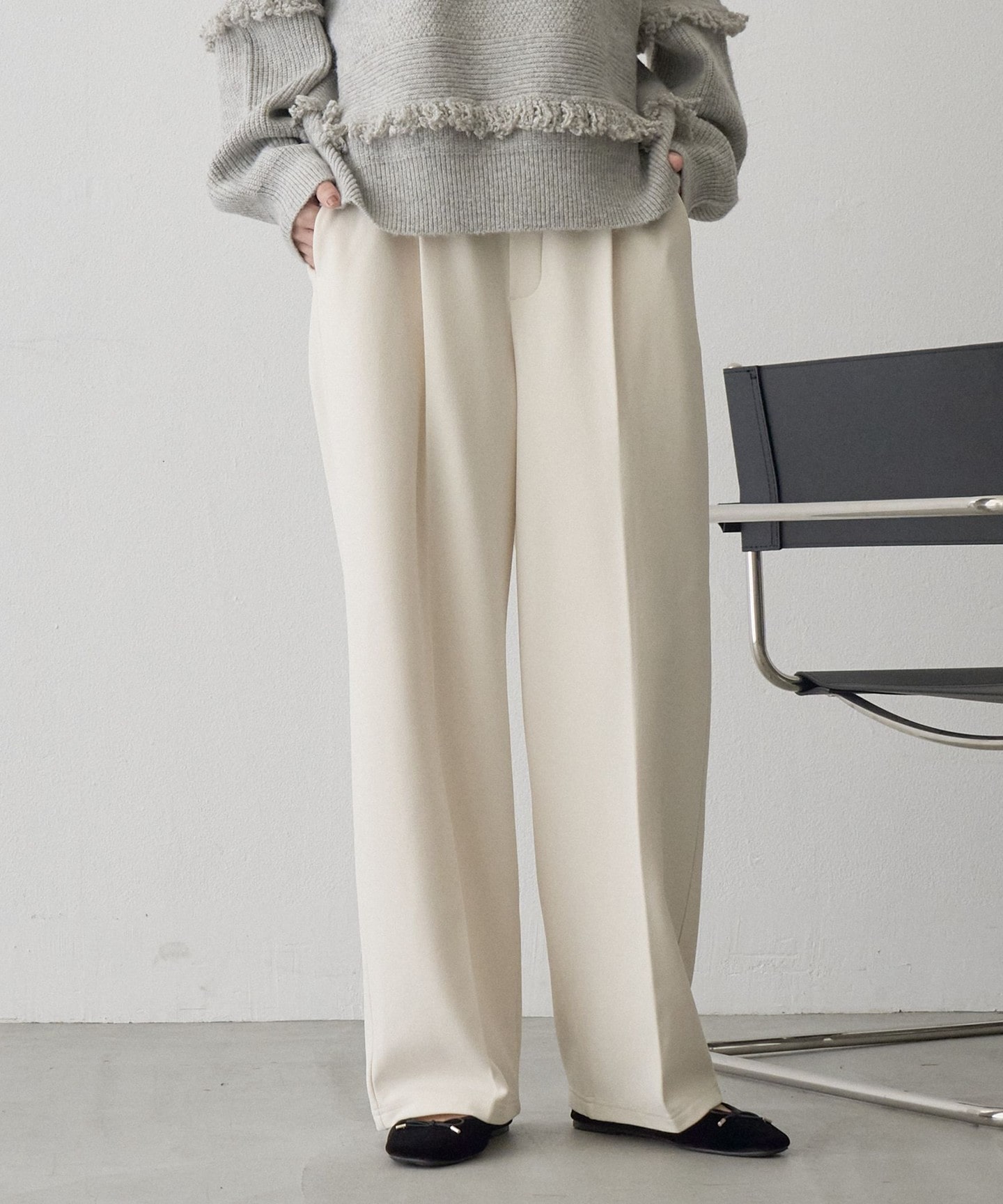 OFF WHITE