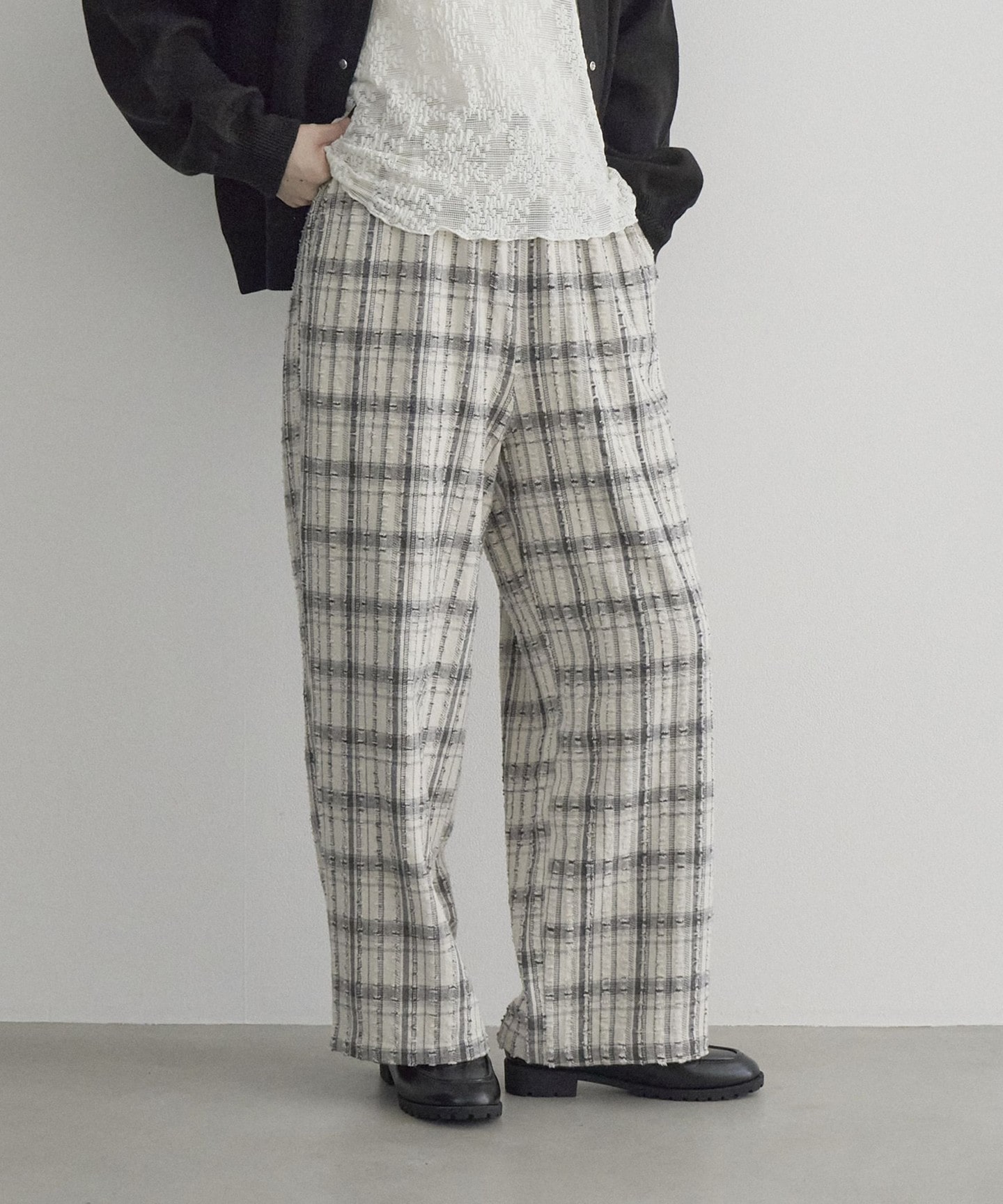 OFF WHITE