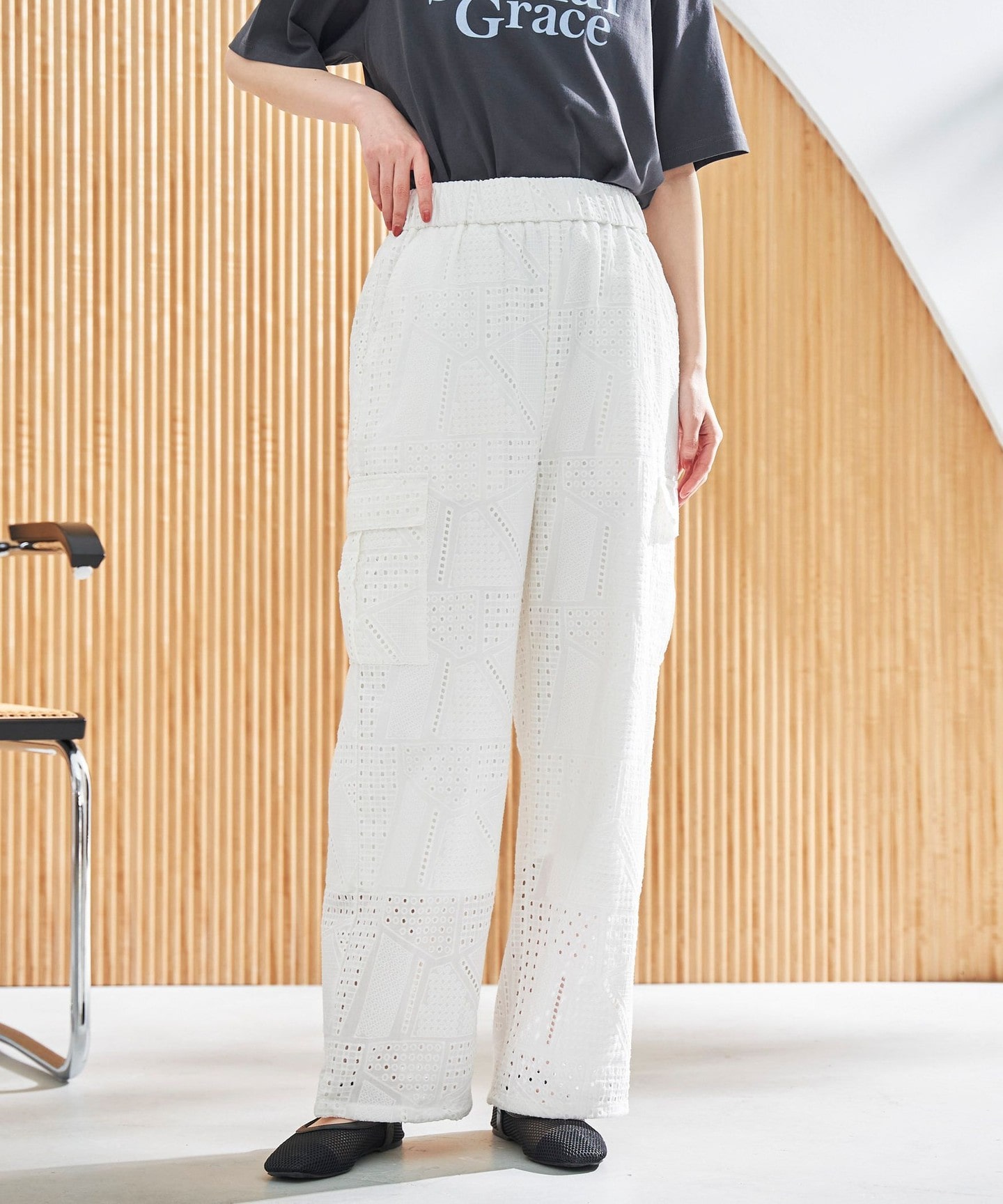 OFF WHITE