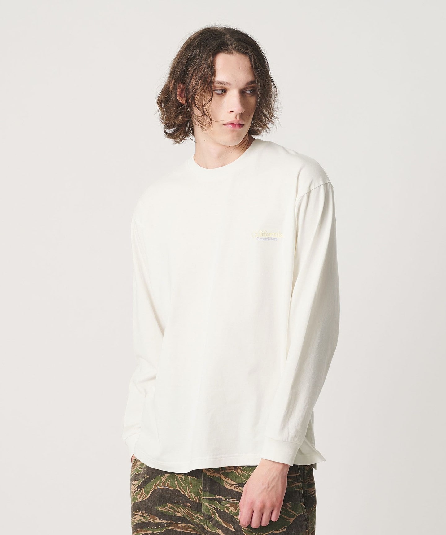OFF WHITE