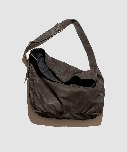 【預購】TW YANGI  Vintage Washed Faux Leather Crossbody Bag