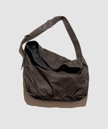 【預購】TW YANGI  Vintage Washed Faux Leather Crossbody Bag