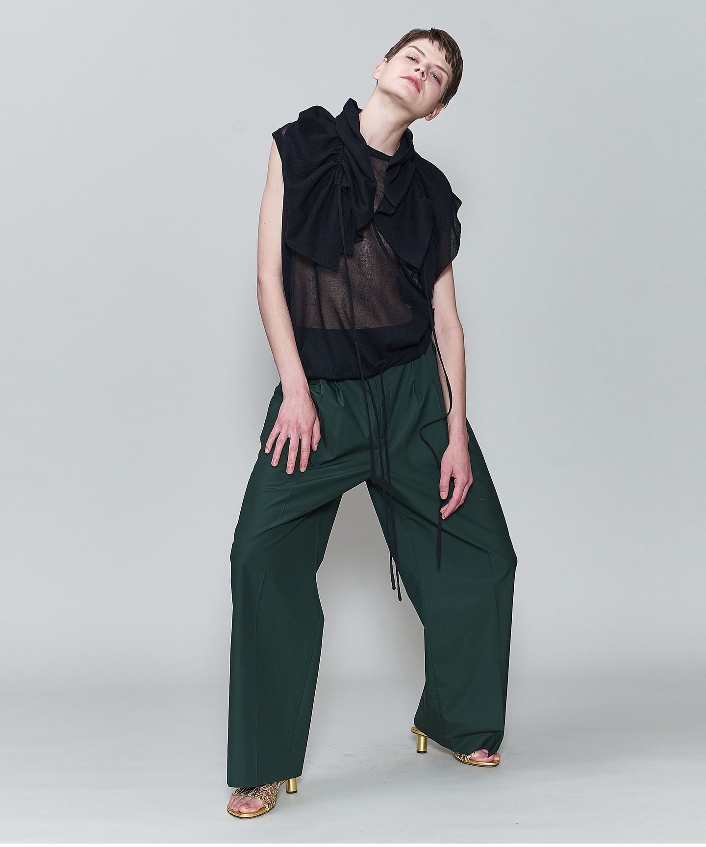 ６(ROKU)＞FRILL NO SLEEVE TOP/ BLACK-