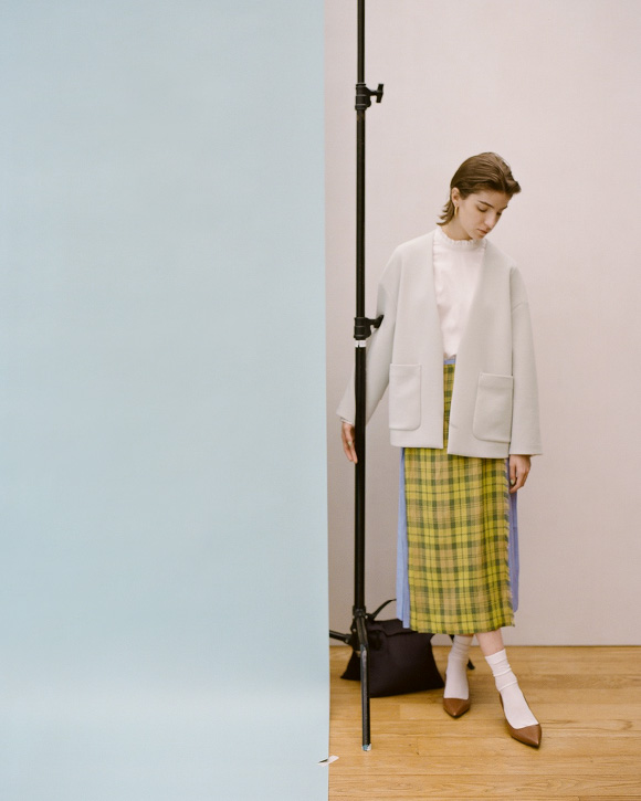 V NECK SHORT COAT STYLE VARIATION